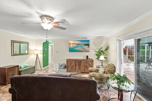 Unclassified image, 5 of 49, button - Perfect Family Canalfront Getaway (Cape Coral)