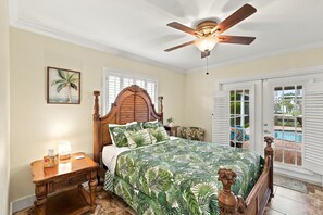 3 bedrooms, iron/ironing board, WiFi, bed sheets - Perfect Family Canalfront Getaway (Cape Coral)