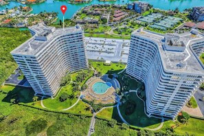 Exterior - Recently remodeled condo with water views, community pool, and private W/D (Marco Island)