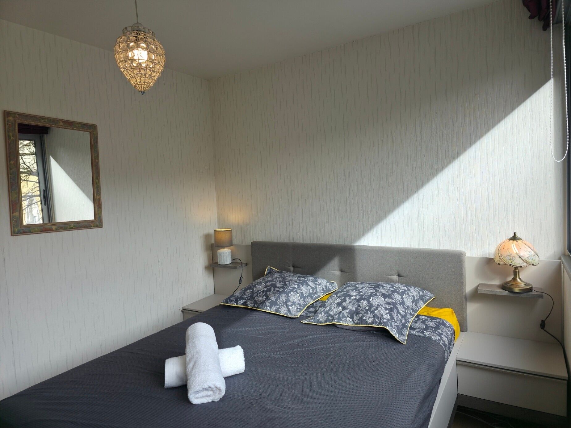 1 chambre, fer et planche à repasser, draps fournis