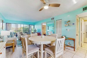 Interior - Snowbird-friendly condo with hot tub, outdoor pool, tennis, dock, BBQ, & balcony (Marco Island)
