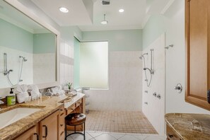 Shower, hair dryer, towels - Luxury canal home with pool, alfresco dining, & walk-in shower - walk to beach (Marco Island)