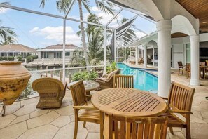 Dining - Luxury canal home with pool, alfresco dining, & walk-in shower - walk to beach (Marco Island)