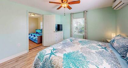 Waterfront retreat with bay views, dog-friendly, & snowbird-ready