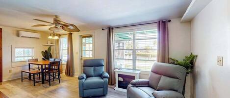 TV, fireplace, offices