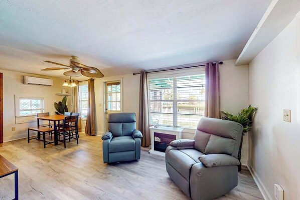 TV, fireplace, offices
