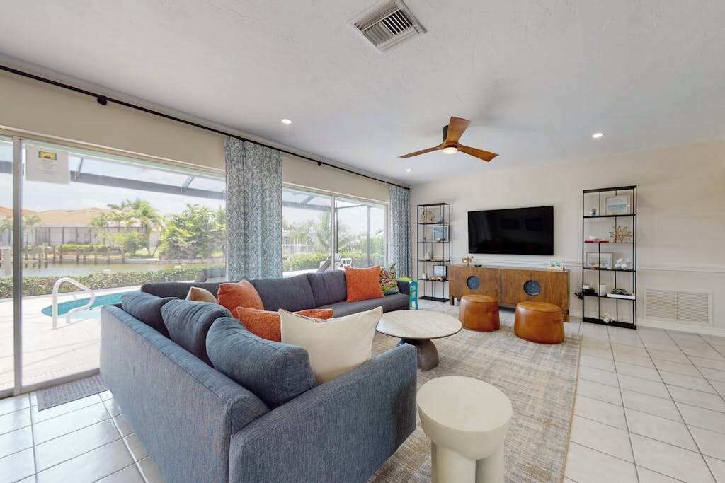 TV, stereo, offices