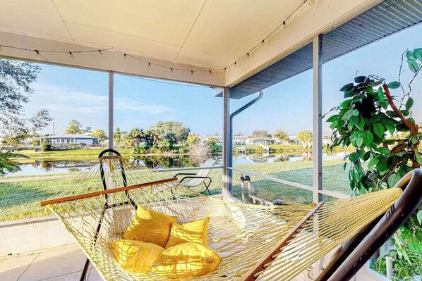 Terrace/patio - Dog-Friendly Canal-View Retreat in Central Port Charlotte (Port Charlotte)