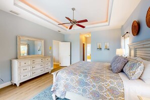 3 bedrooms, WiFi, bed sheets - Spacious home with private pool, spa, patio, grill, AC, & W/D (Port Charlotte)