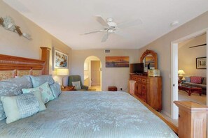 2 Schlafzimmer, Schreibtisch, Bügeleisen/Bügelbrett, WLAN