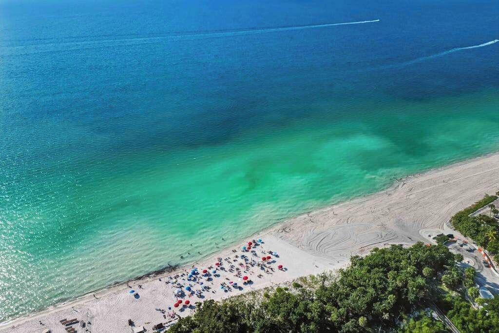 Nær stranden