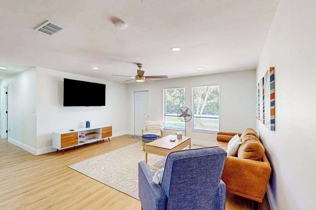 TV, offices