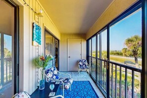 Property grounds - Top-floor, Dog-Friendly, Snowbird Retreat Private Beach Access & Gulf Access (Port Charlotte)