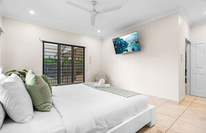Room - Zen Lotus Private Pool - Patio - Garage - Yard (Darwin)