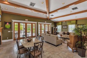 Interior - Family-friendly lakefront condo w/heated pool, hot tub, gym (Naples)