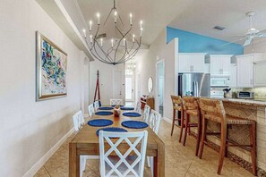 Dining - Centrally located home with a private pool and walking distance to beach (Naples)