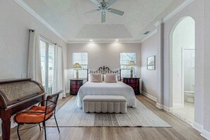 4 Schlafzimmer, Bügeleisen/Bügelbrett, WLAN, Bettwäsche