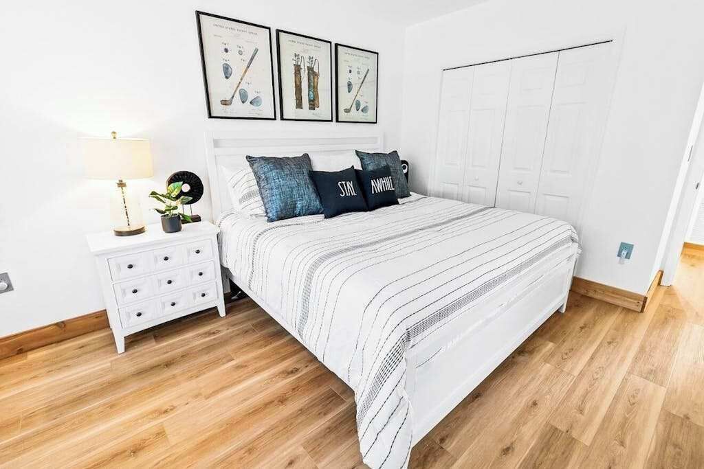 Iron/ironing board, travel cot, WiFi, bed sheets