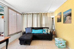 Living area - Spacious property with separate living quarters, pool, & lanai - dog-friendly (Venice)