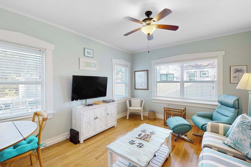 Dog-friendly Duplex With Outdoor Living Area - Walk To Beach/downtown - Venice, FL