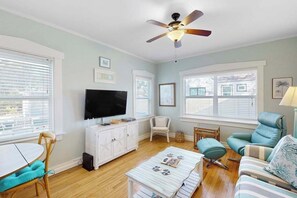TV, offices - Dog-friendly duplex with outdoor living area - walk to beach/downtown (Venice)
