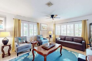 TV, offices - Dog-friendly sunny stay with private pool, patio, full kitchen, sunroom & W/D (Venice)