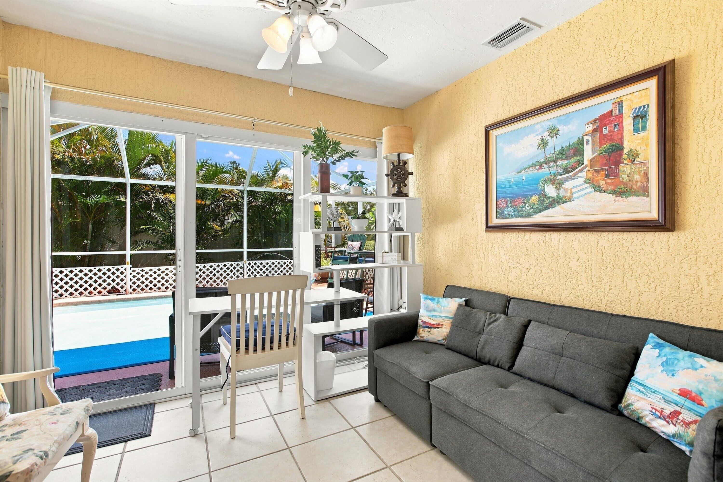 Master Villa - Sunroom looking towards pool