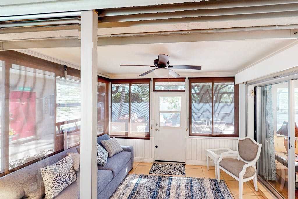 TV, DVD player, offices