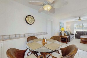 Dining - Coastal home with private, saltwater pool, gas grill, and internet (Punta Gorda)