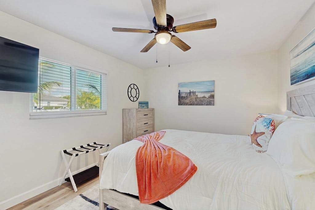 3 bedrooms, desk, iron/ironing board, WiFi