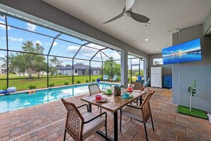 Dining - Dog friendly home with private pool, lanai, family games, and internet (Rotonda West)