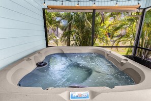 Bain à remous extérieur