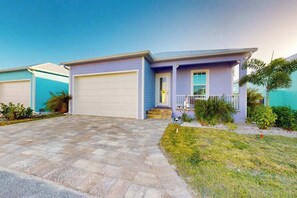 Exterior - Dog-friendly, canal-front getaway with a dock, screened lanai, & washer/dryer (Saint James City)