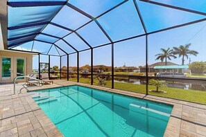 Pool - Luxurious waterfront home, pool, Gulf access, and pool table (Port Charlotte)