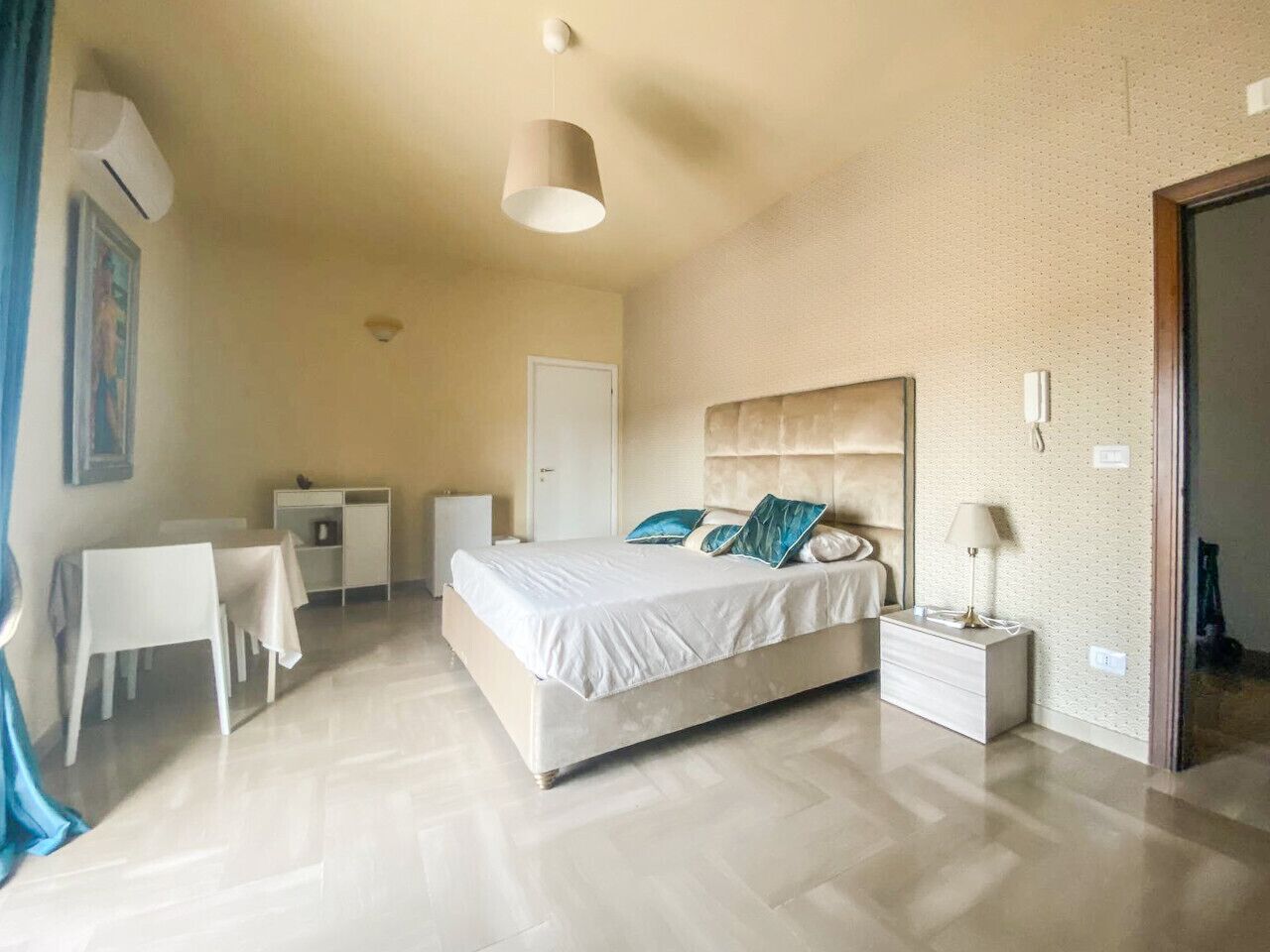 1 bedroom, desk, WiFi, bed sheets