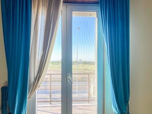 Interior - Blue Room - Double Room with Private Garage (Bitonto)