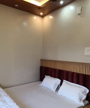 Room - DJ Palace Puri (Puri)