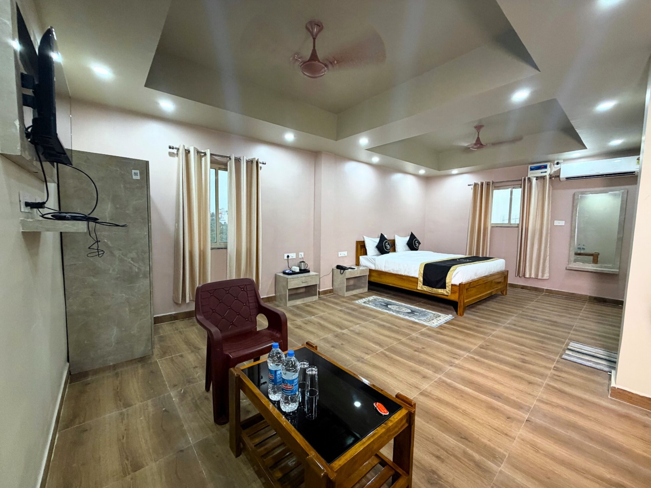 Signature Double Room, City View | Desk, free WiFi