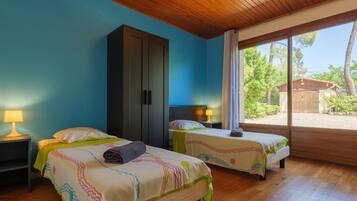 6 chambres, fer et planche à repasser, Wi-Fi, draps fournis