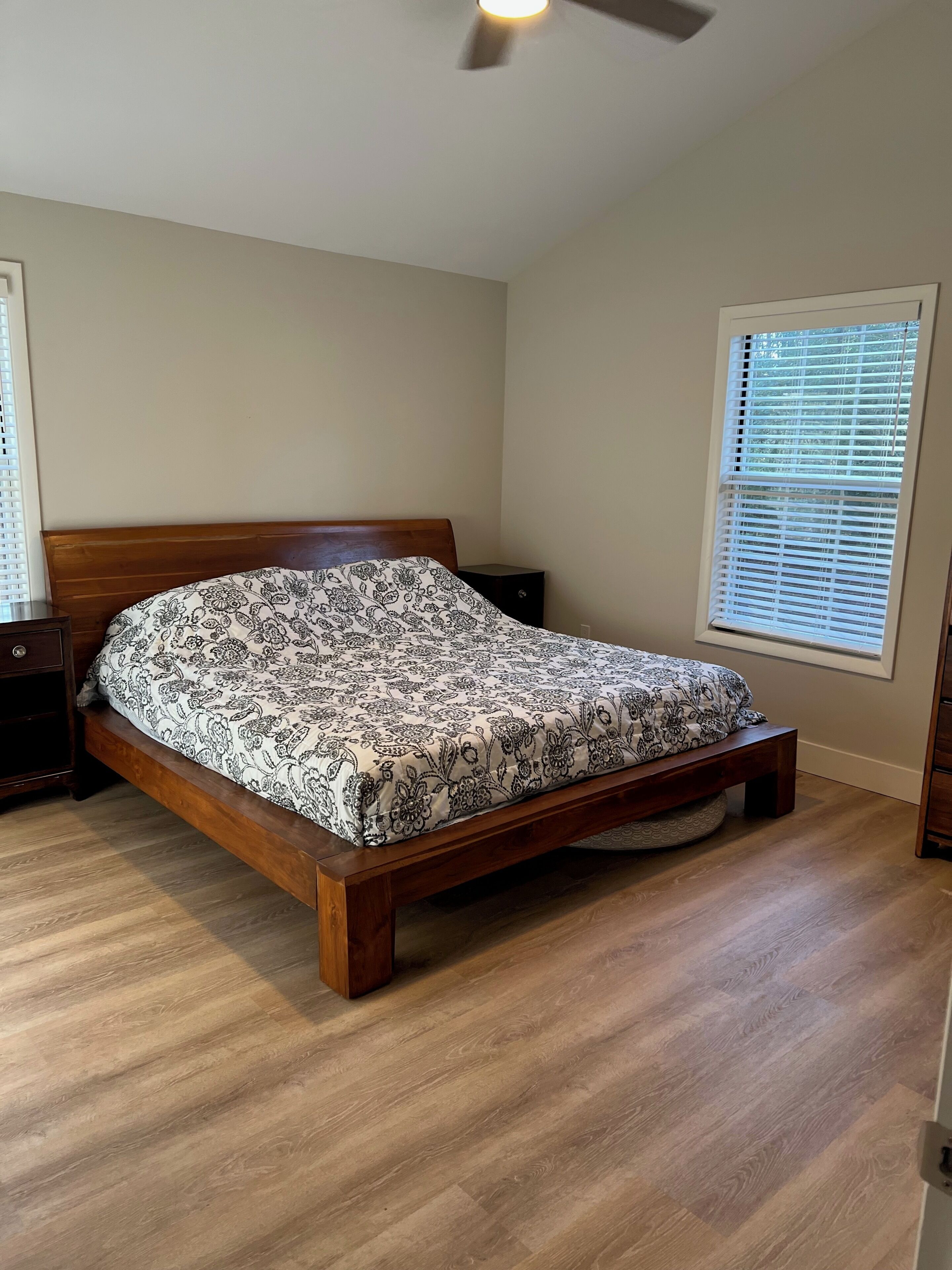 3 chambres, fer et planche à repasser, Wi-Fi gratuit, draps fournis