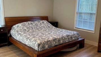 3 chambres, fer et planche à repasser, Wi-Fi gratuit, draps fournis