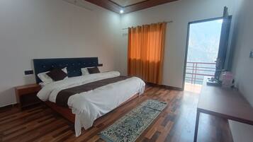 Deluxe Double Room, Balcony, Mountain View