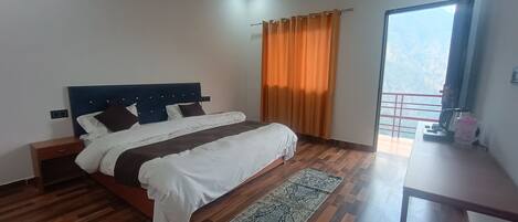 Phòng đôi Deluxe, ban công, quang cảnh núi