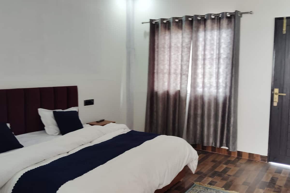 Deluxe Double Room, Balcony, Mountain View