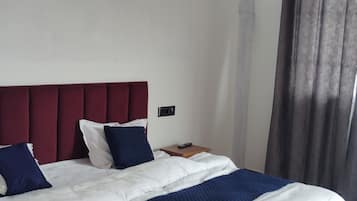 Deluxe Double Room, Balcony, Mountain View