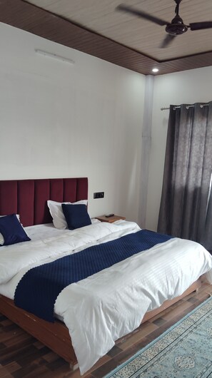 Deluxe Double Room, Balcony, Mountain View - River Valley Resort  (Ukhimath)