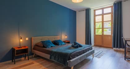 Cosy T4 Apartment in City Center with Wi-Fi and Air Conditioning