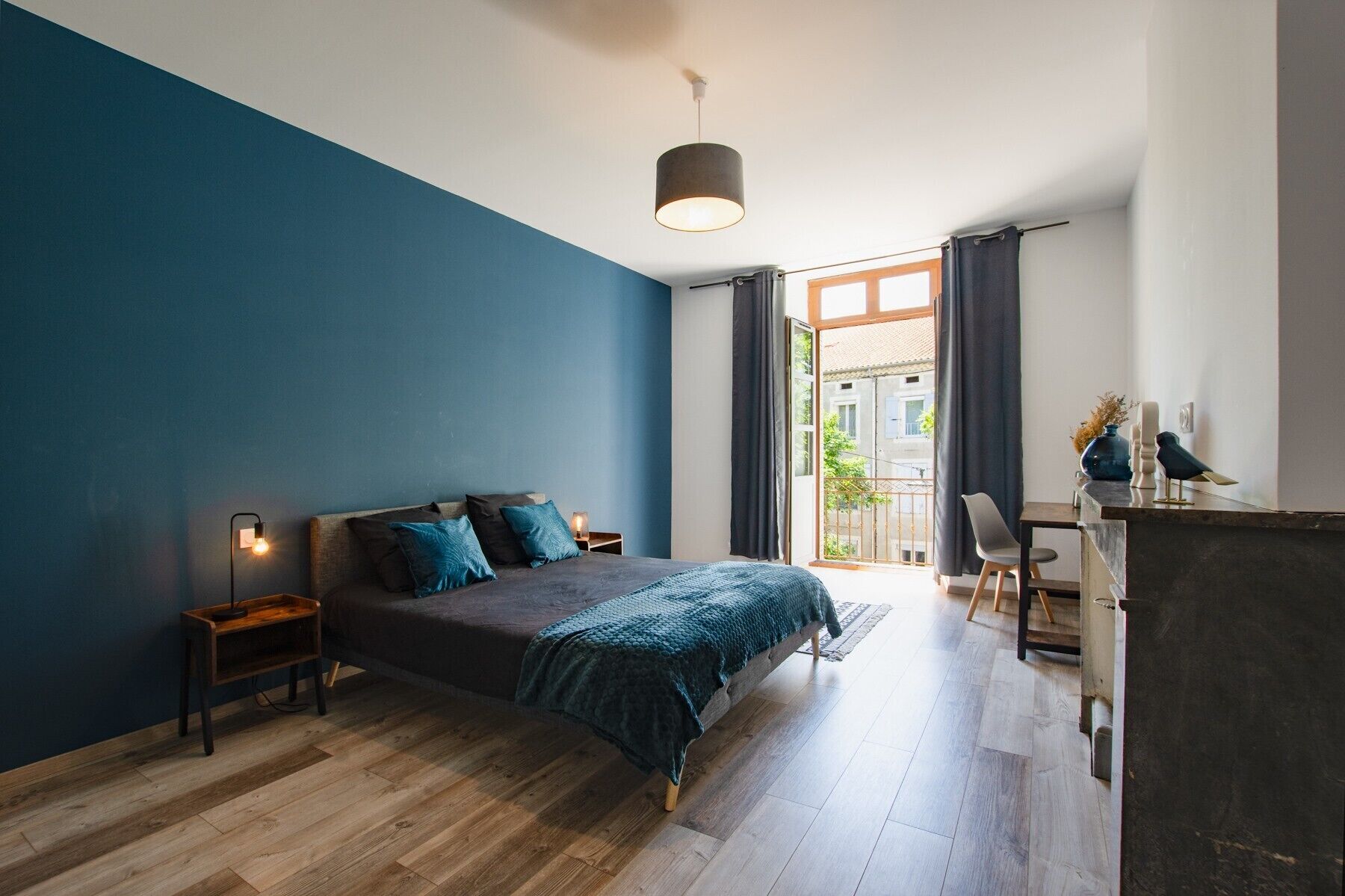 3 slaapkamers, een strijkplank/strijkijzer, wifi