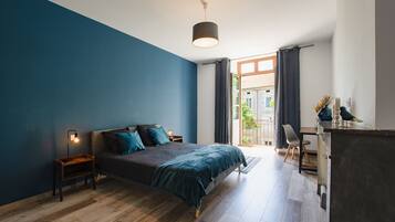 3 slaapkamers, een strijkplank/strijkijzer, wifi