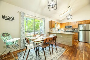 Dining - Charming 3BD w/ Hot Tub | Pool Access + Fireplace! (Gatlinburg)